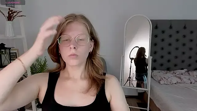 Lilly_Belly on StripChat 