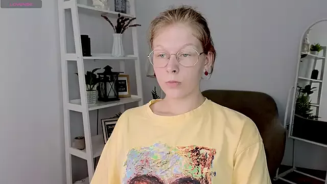 Lilly_Belly on StripChat 