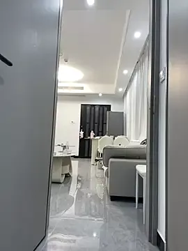 lilyxye77 on StripChat 