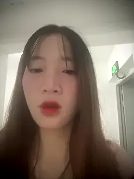 littleqiu on StripChat 