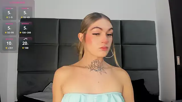 Lizz_Luna on StripChat 