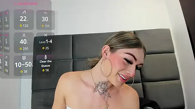 Lizz_Luna on StripChat 