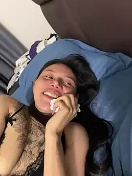 ll_aaa on StripChat