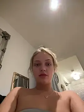lollylicious22 — Freechat on StripChat