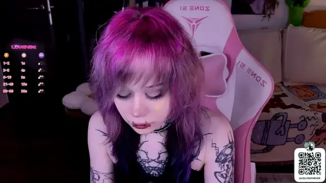 Lollyshy on StripChat 