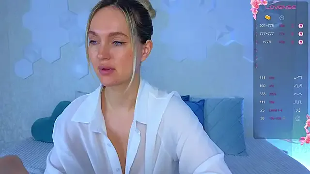 Lynna_Sparks on StripChat