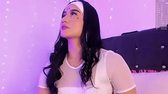 Maggie_1 on StripChat 
