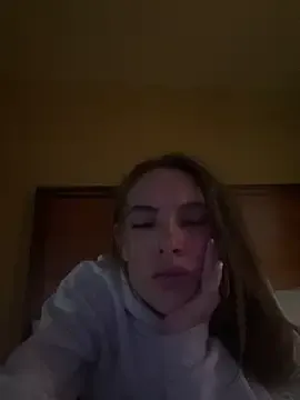 maxxxin3 — shirt off for 2 mins