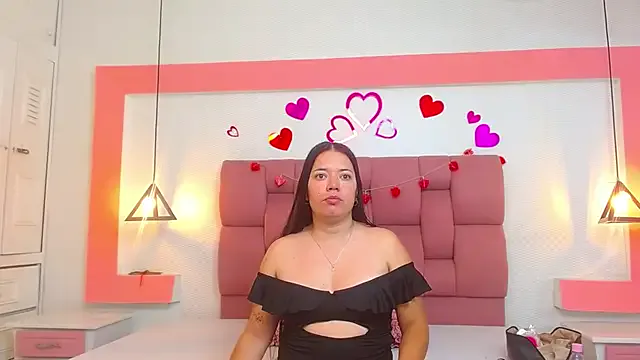 MelanyCruzz — I run in your cock 
