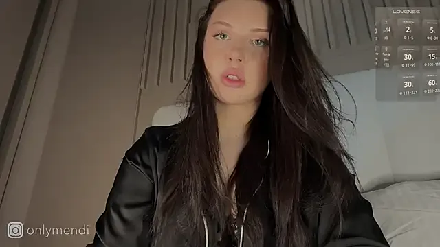 MENNDI on StripChat 