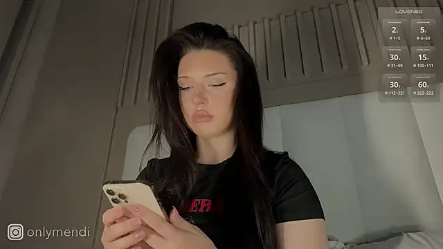 MENNDI on StripChat 