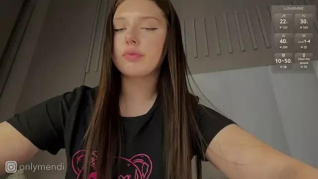 MENNDI on StripChat 