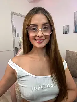 MiaaLoren on StripChat 