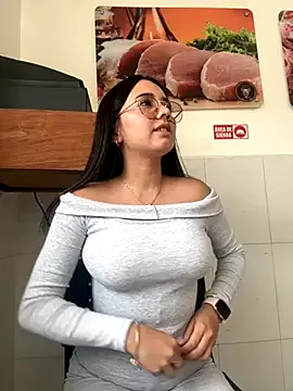 Michelle_Zoe — Fingers in my pussy in my car