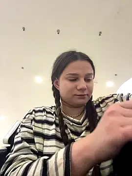 MiniVi — d put two figers in my wet pussy Risky