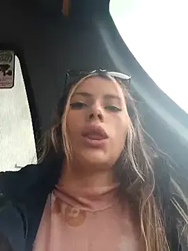 Misscata1106 on StripChat 