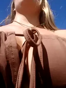 Misscata1106 on StripChat 