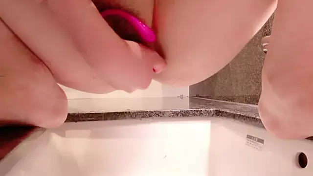 MOEMOE-Q on StripChat 