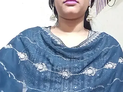 Nancy_queen001 on StripChat