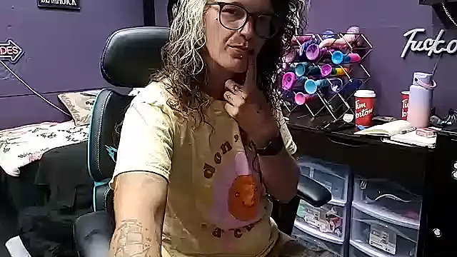 oddywithabody — Shirt Off