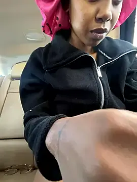 oshun6360 model from StripChat