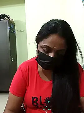 queendivya on StripChat