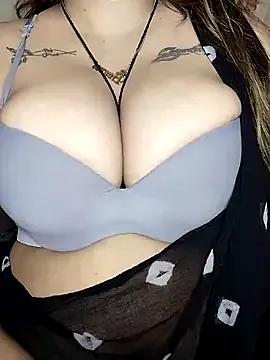 QUEENOF_LUST on StripChat 