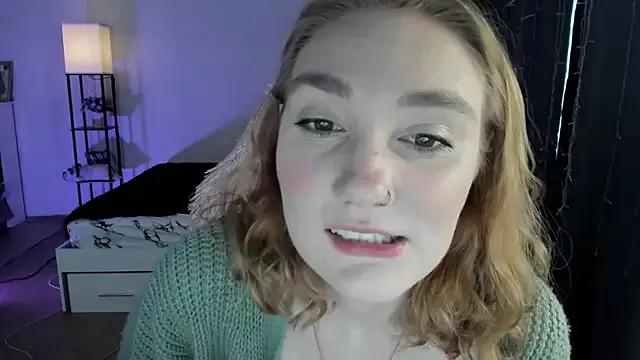 ReddHotPipper on StripChat 