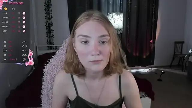 ReddHotPipper on StripChat 