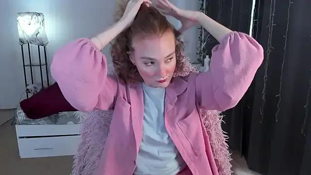 ReddHotPipper on StripChat 