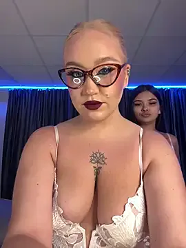 RollDolls on StripChat 