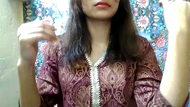 Samaira_00 on StripChat