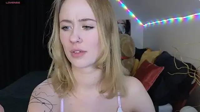 SashaBrooks on StripChat 