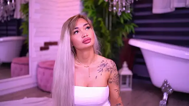 SashaFerrera on StripChat 