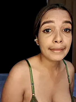 Selena_18x on StripChat 