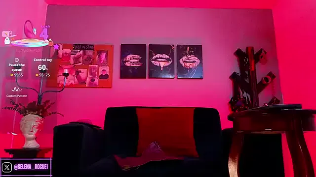 selena_rogue on StripChat 