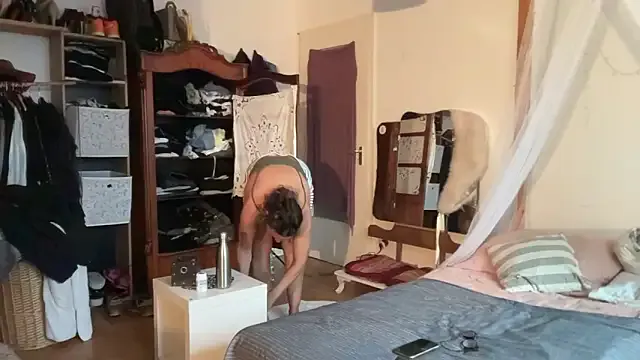 ShakiraLuxorinee — Slap my Ass 5x Hard 