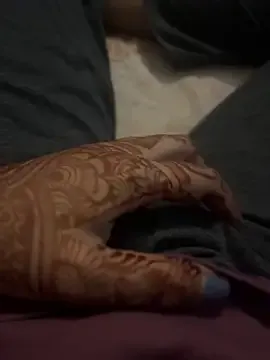 Shy_Shreya — Cum in pussy or on boobs ticket t show
