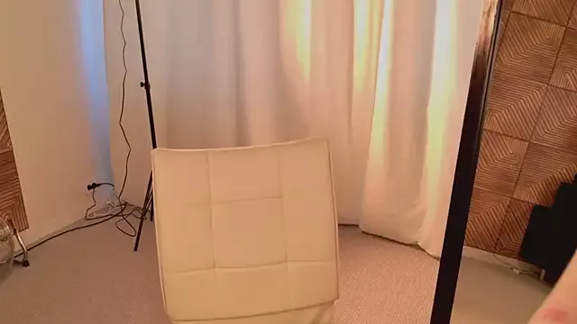 sillybloom on StripChat 