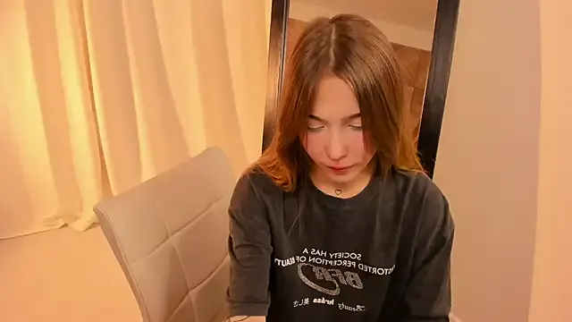 sillybloom on StripChat 