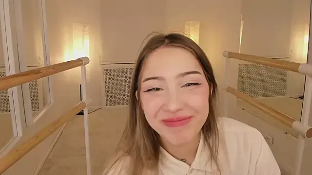 sillybloom on StripChat 