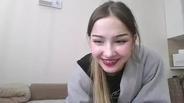 sillybloom on StripChat