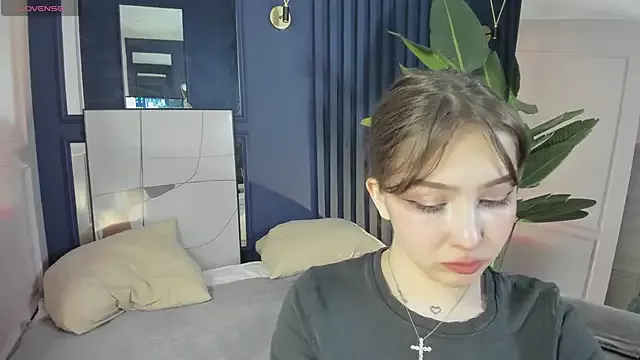 sillybloom on StripChat 