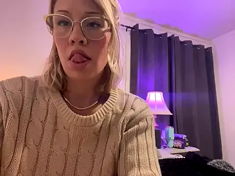 sunshinekissxo on StripChat