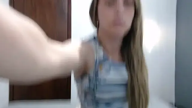 SweetGraciosa — Sentar e gozar no dildo