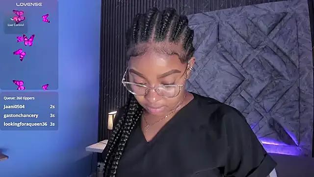 tamaraa_smiith on StripChat 