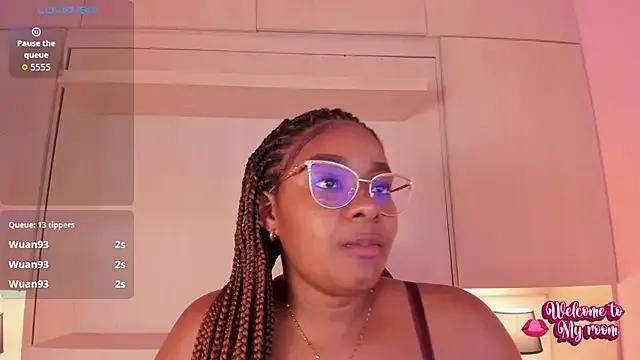 tamaraa_smiith on StripChat 