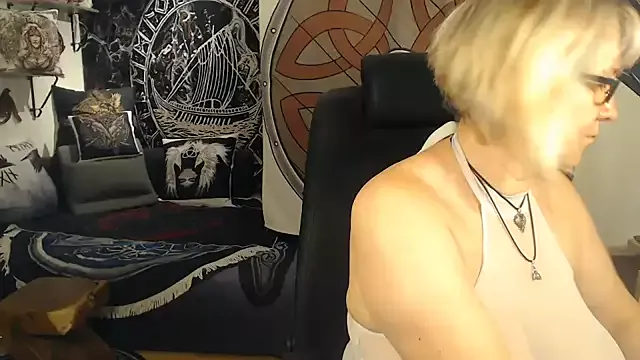 TittenMichelle on StripChat 