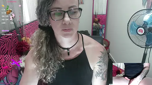 ViickySexy on StripChat 