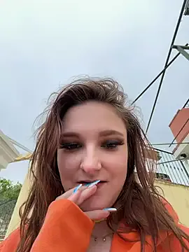 ViviLuu on StripChat